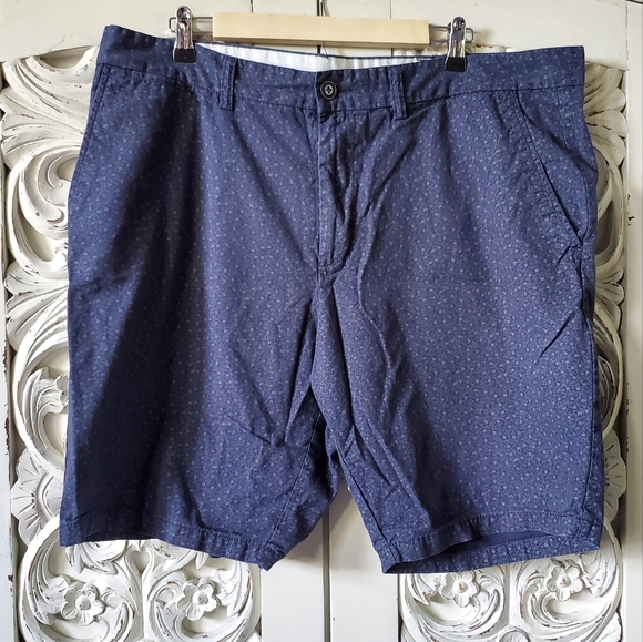Blue floral slim fit flat front shorts - Picture 7 of 12